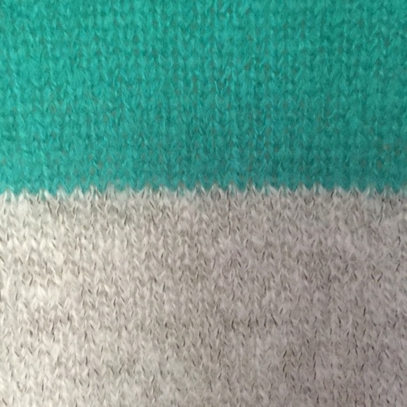 Gap aqua and gray sweater - Picture 4 of 8